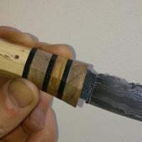 Couteau fixe 30 couches, manche noyer,cuir, if, 210 euros