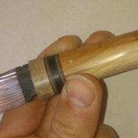 Fixe feuilleté 30 couches, manche noyer, cuir et if