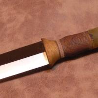 Dague de chasse, XC 80, manche chevreuil, accajou et cuir, 180 euros